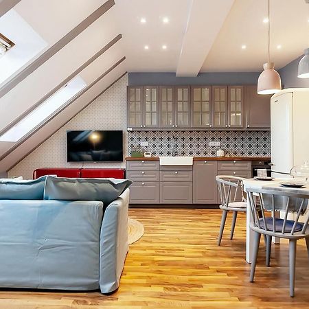 Attic Apartment On Waterfront / View / Netflix Prága Kültér fotó