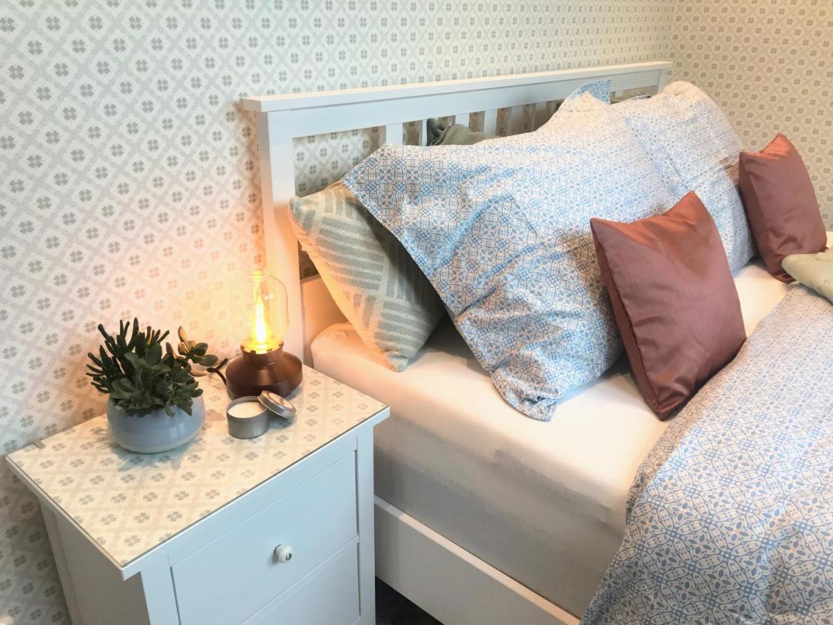 Attic Apartment On Waterfront / View / Netflix Prága Kültér fotó