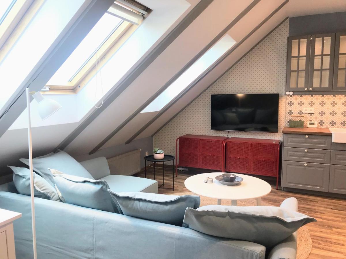 Attic Apartment On Waterfront / View / Netflix Prága Kültér fotó