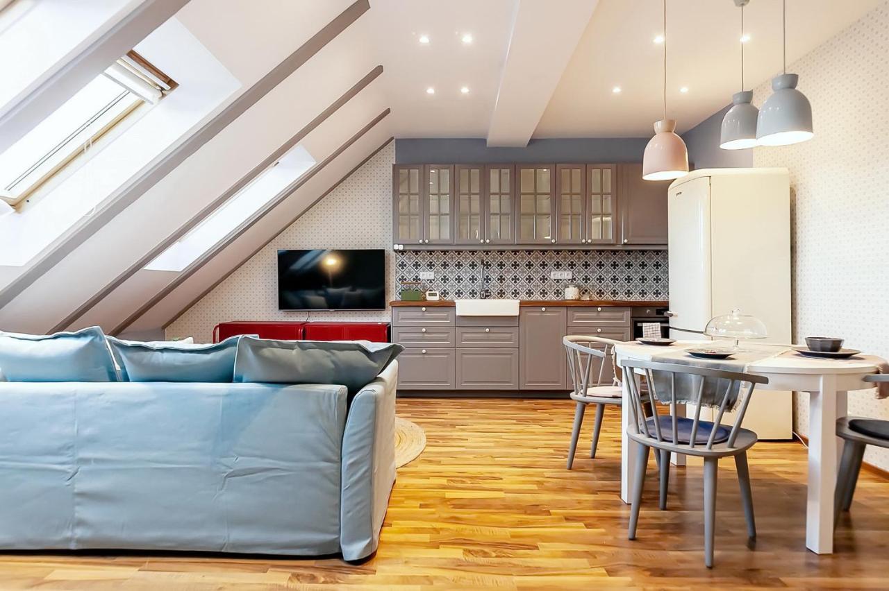 Attic Apartment On Waterfront / View / Netflix Prága Kültér fotó