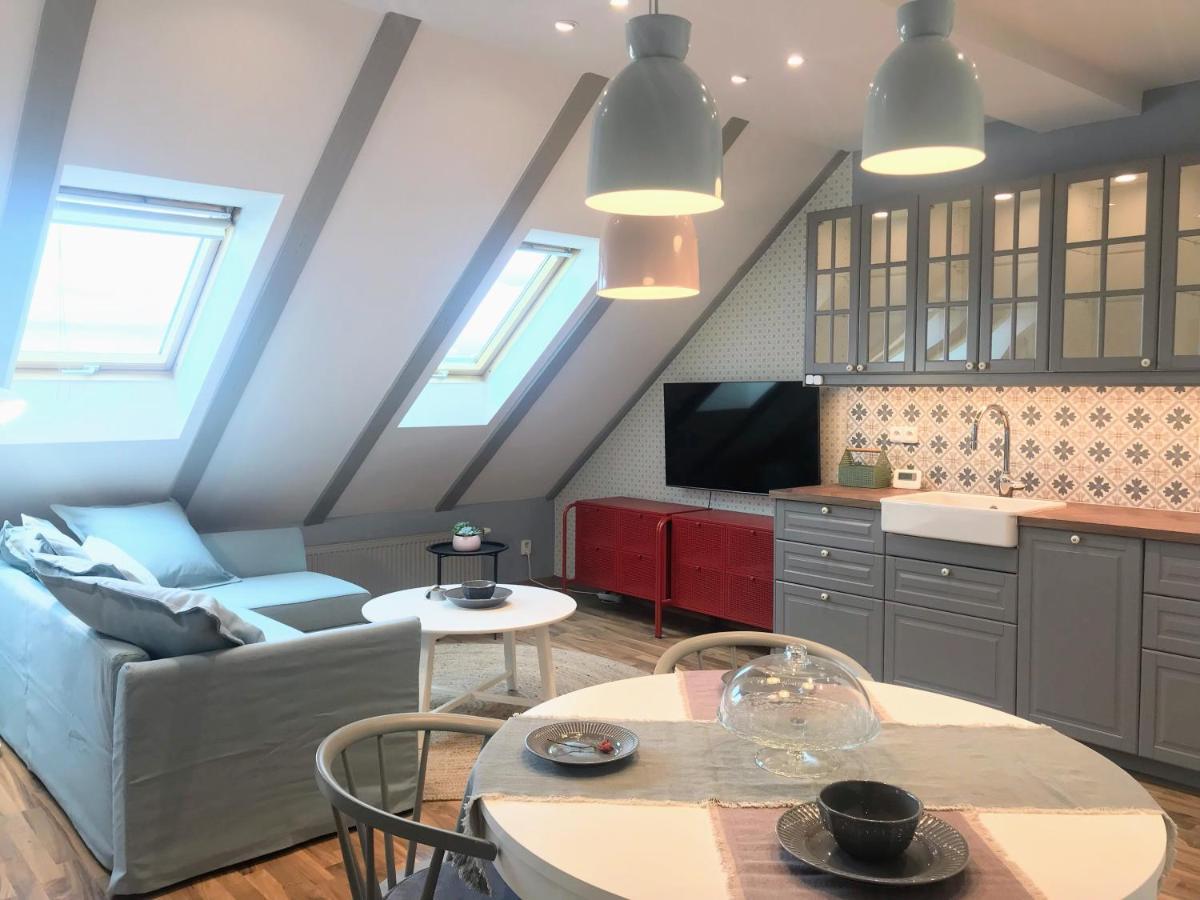 Attic Apartment On Waterfront / View / Netflix Prága Kültér fotó