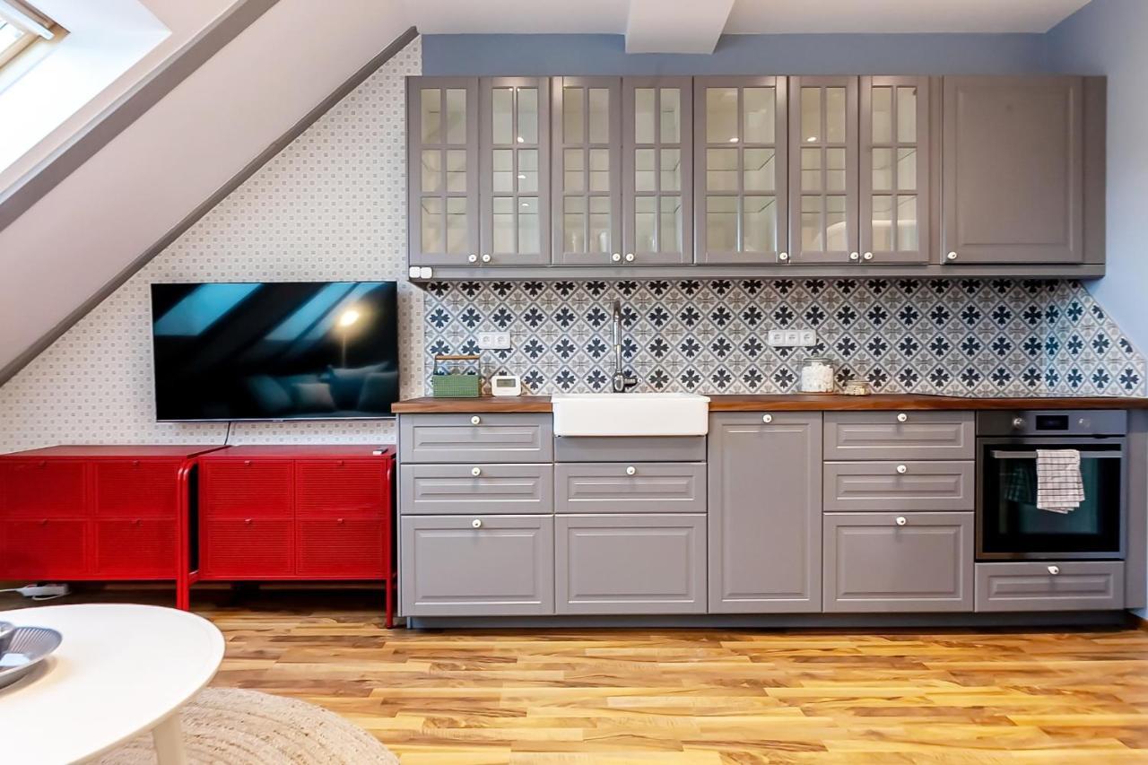 Attic Apartment On Waterfront / View / Netflix Prága Kültér fotó