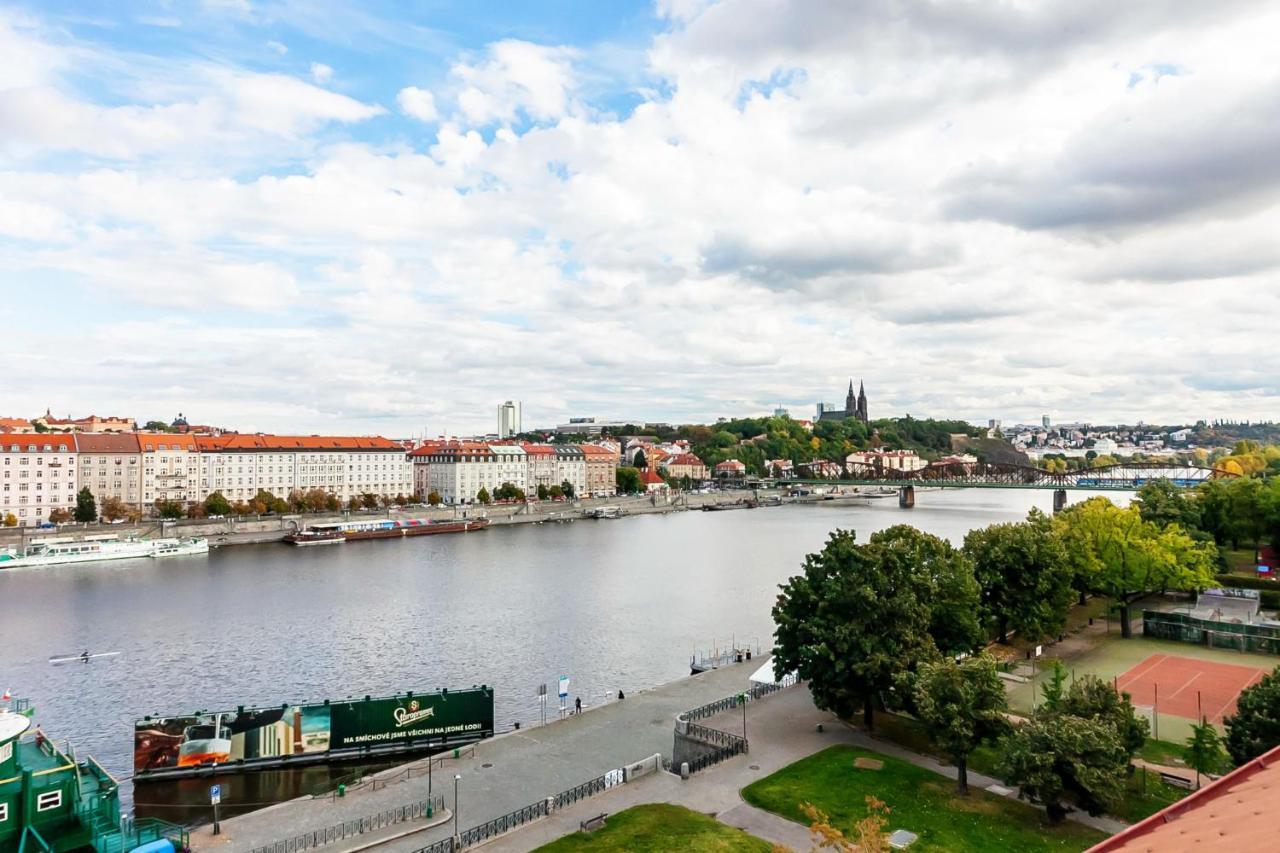 Attic Apartment On Waterfront / View / Netflix Prága Kültér fotó