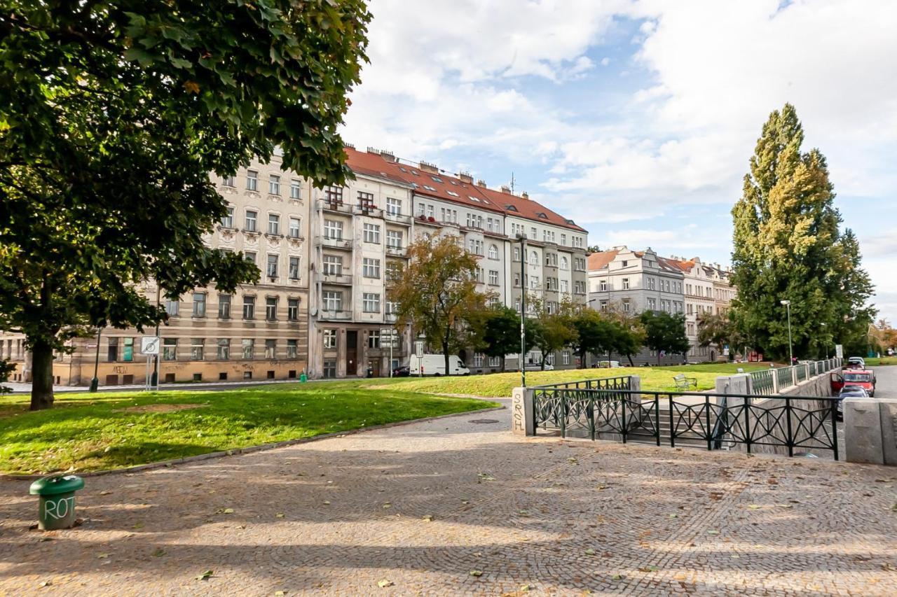 Attic Apartment On Waterfront / View / Netflix Prága Kültér fotó